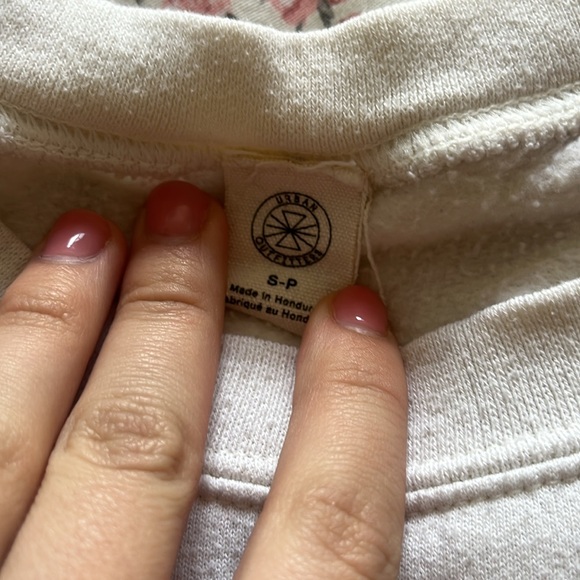 🌻 UO Heaven Sent Cropped Sweater Crew Neck
eligible for closet clearout - Picture 4 of 4